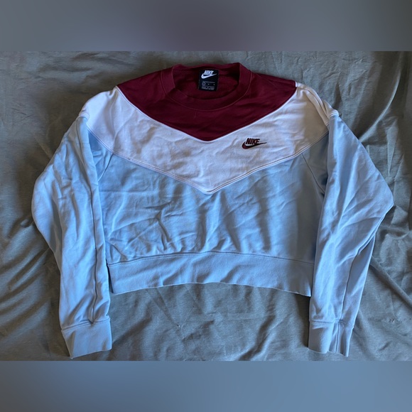 Cropped Nike Sweater - Picture 1 of 3
